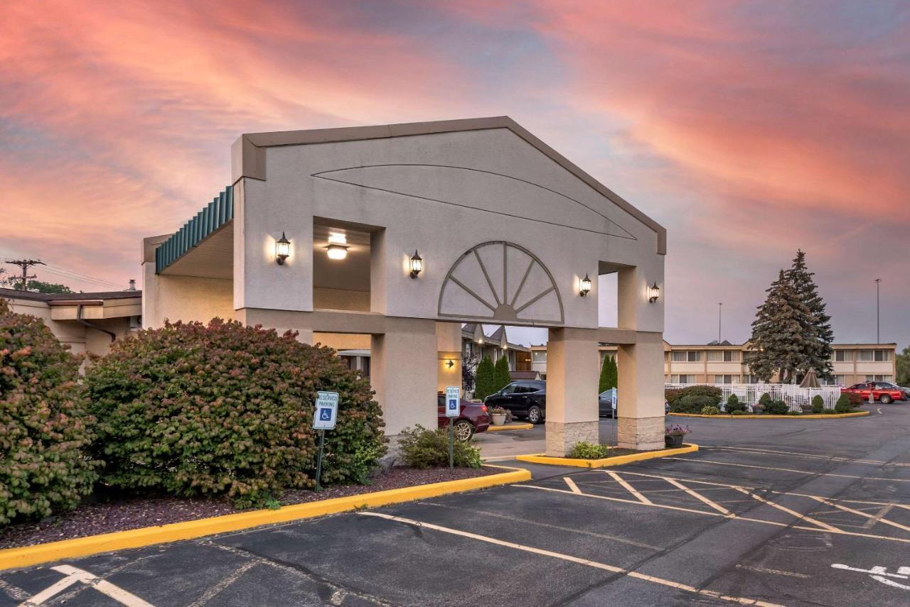 Quality Inn & Suites Vestal Binghamton Near University מראה חיצוני תמונה