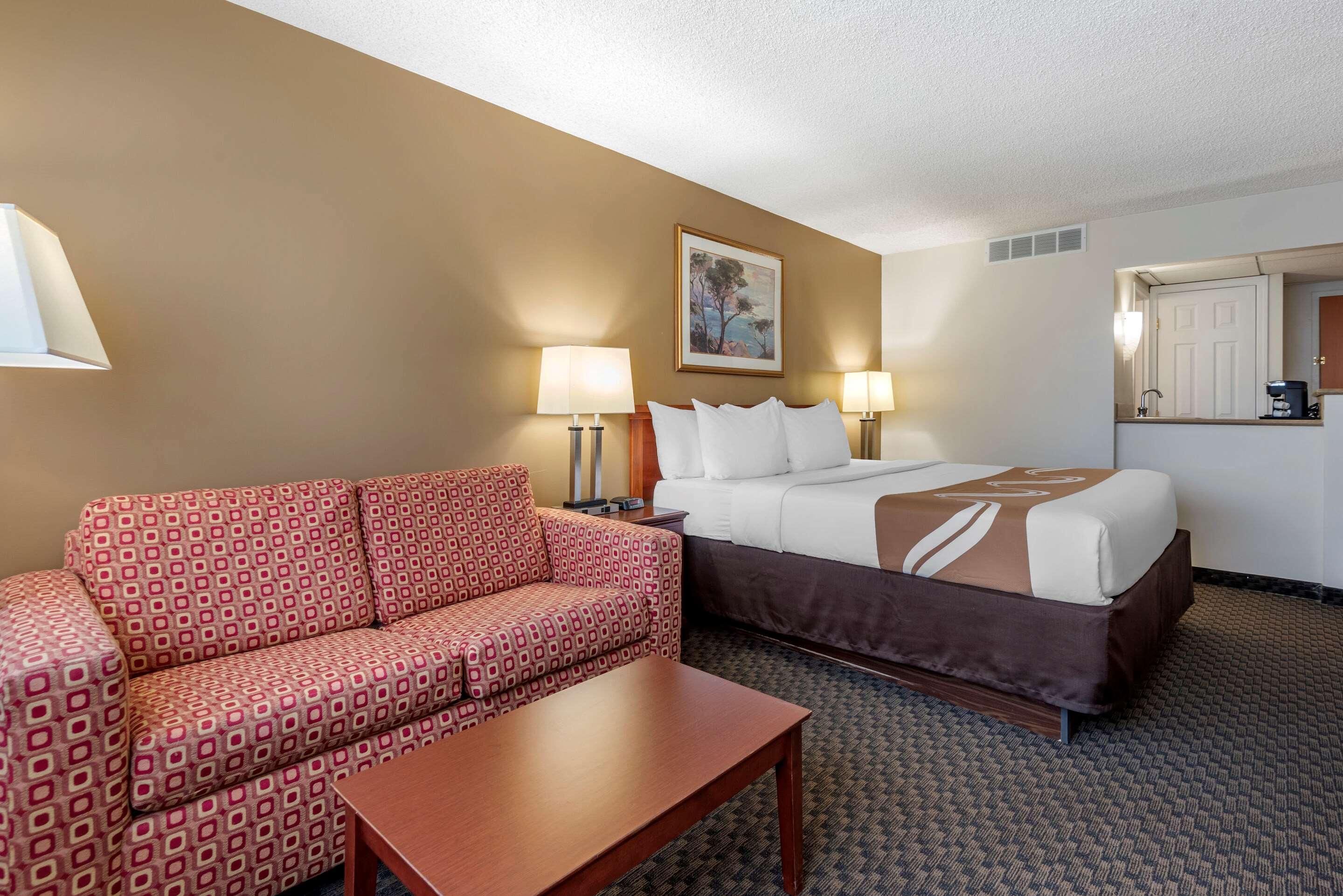 Quality Inn & Suites Vestal Binghamton Near University מראה חיצוני תמונה