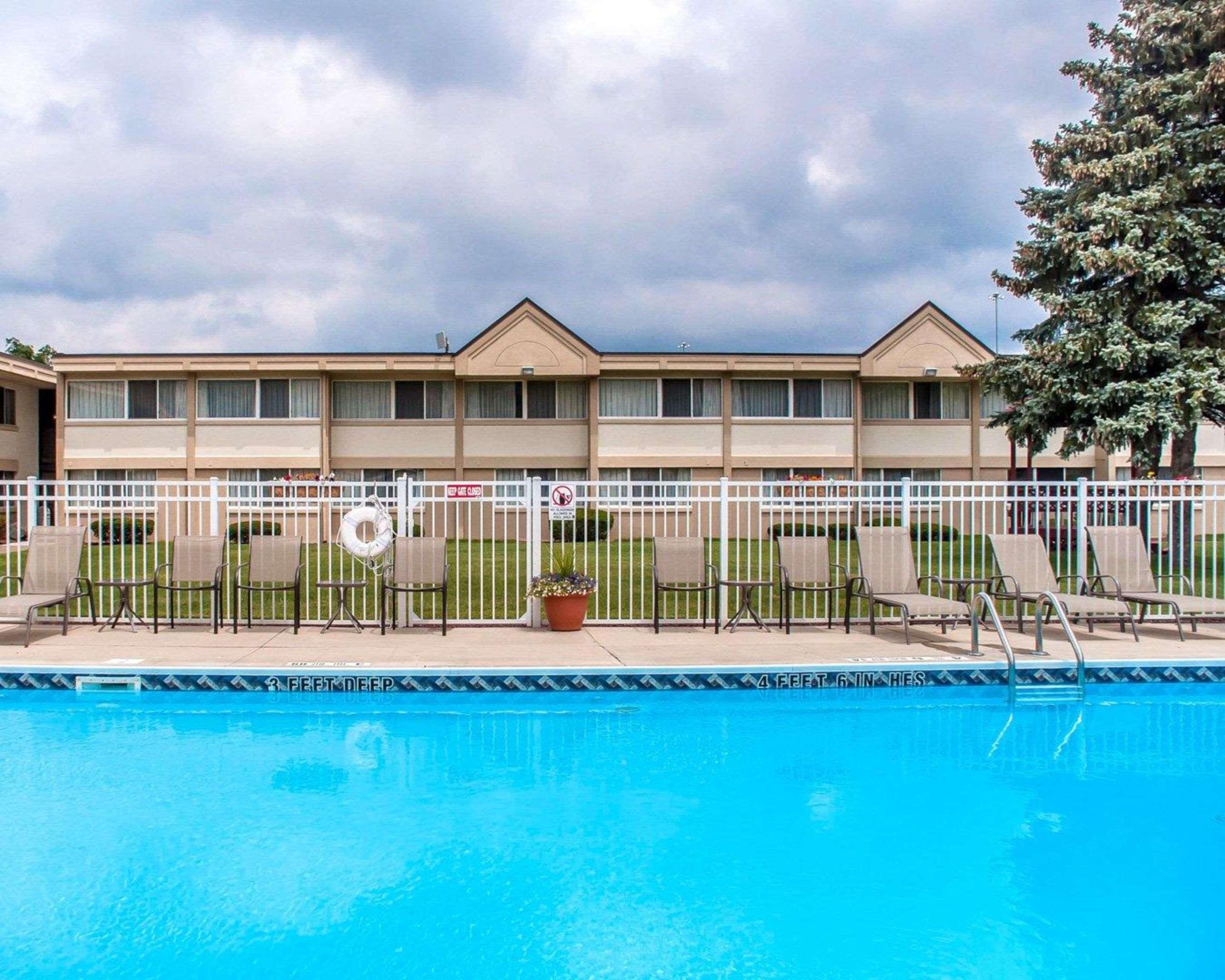Quality Inn & Suites Vestal Binghamton Near University מראה חיצוני תמונה