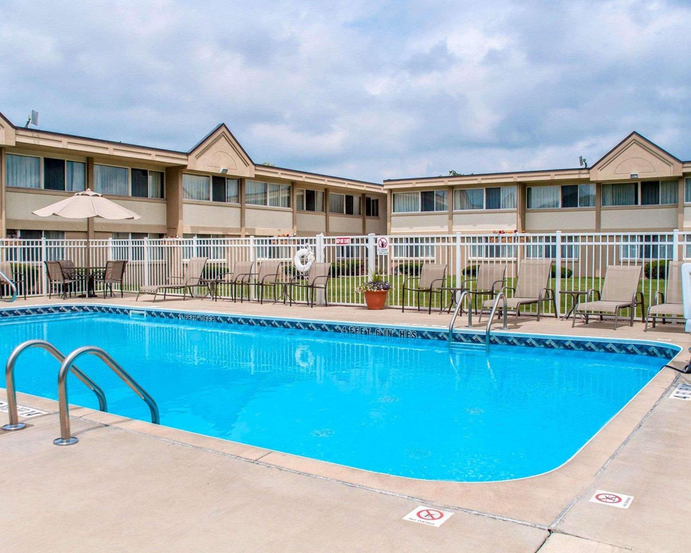 Quality Inn & Suites Vestal Binghamton Near University מראה חיצוני תמונה