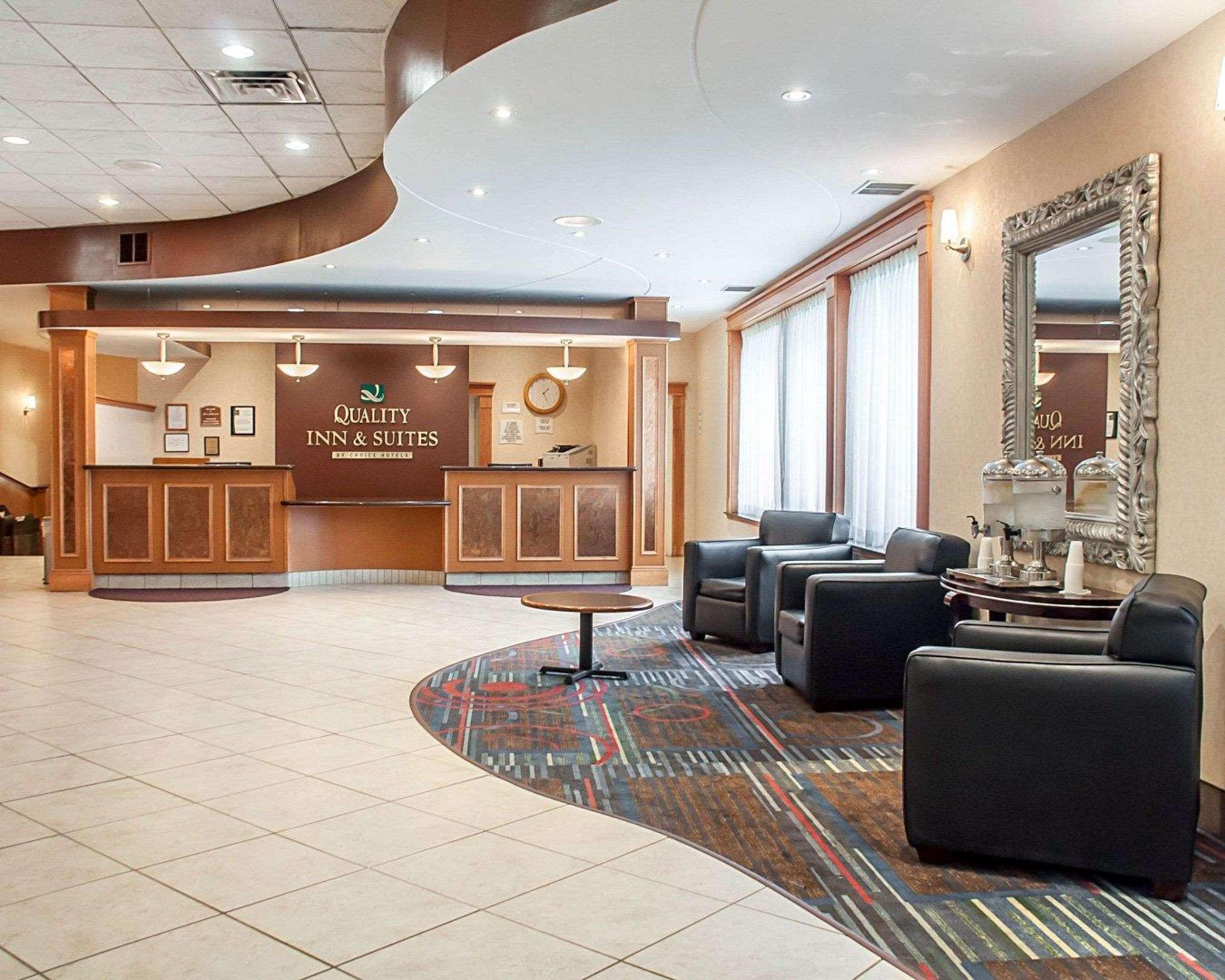Quality Inn & Suites Vestal Binghamton Near University מראה חיצוני תמונה