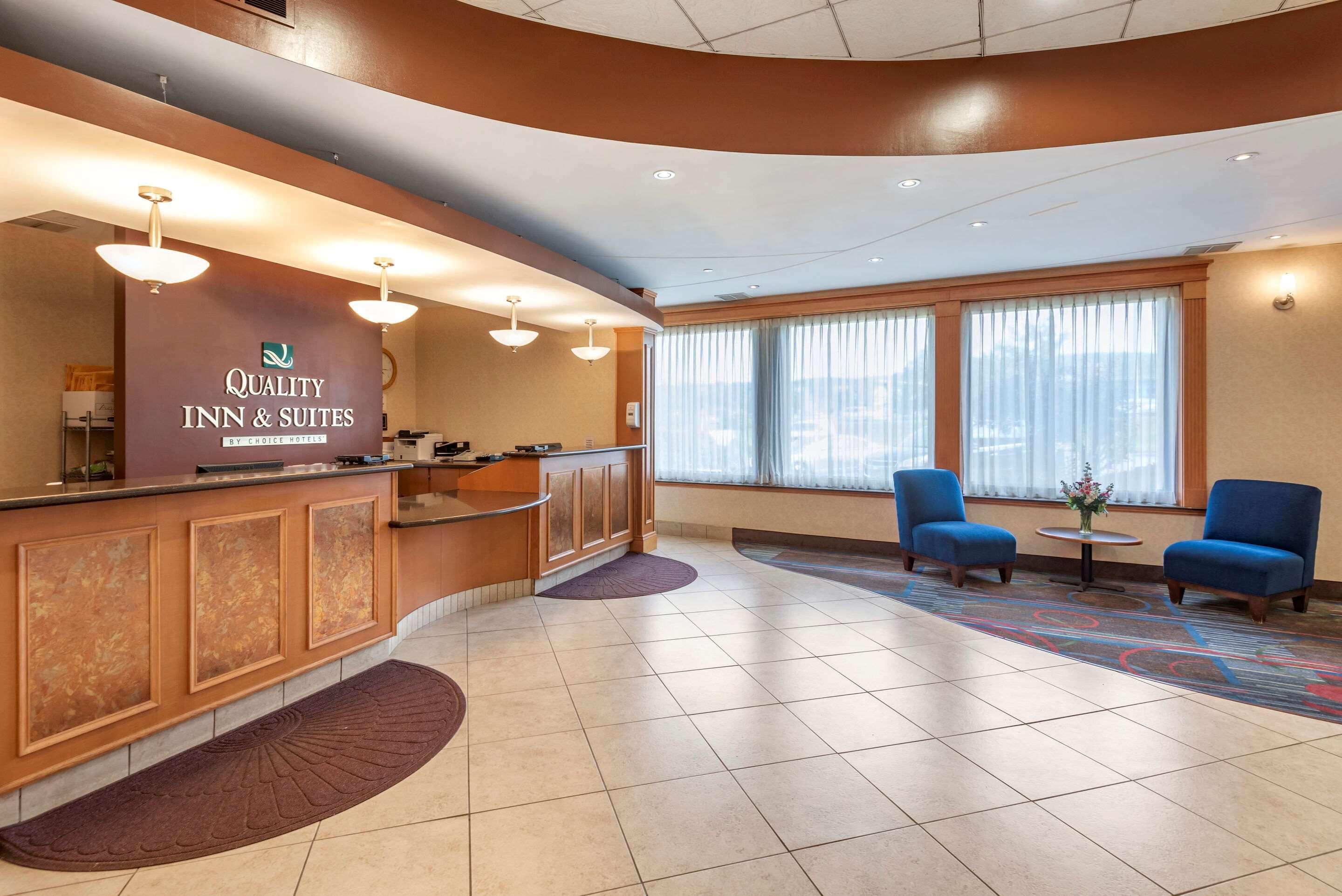 Quality Inn & Suites Vestal Binghamton Near University מראה חיצוני תמונה