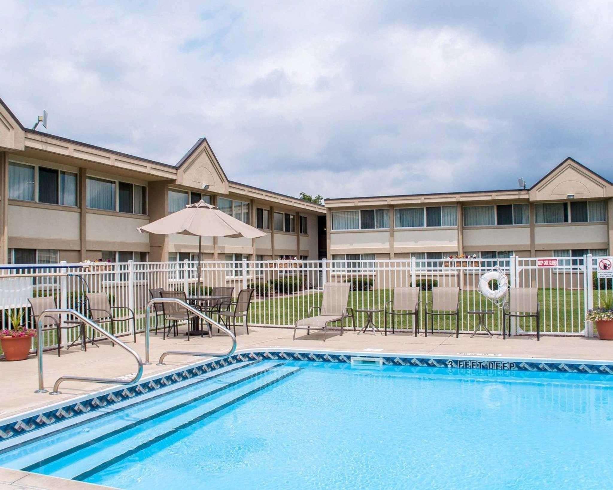 Quality Inn & Suites Vestal Binghamton Near University מראה חיצוני תמונה