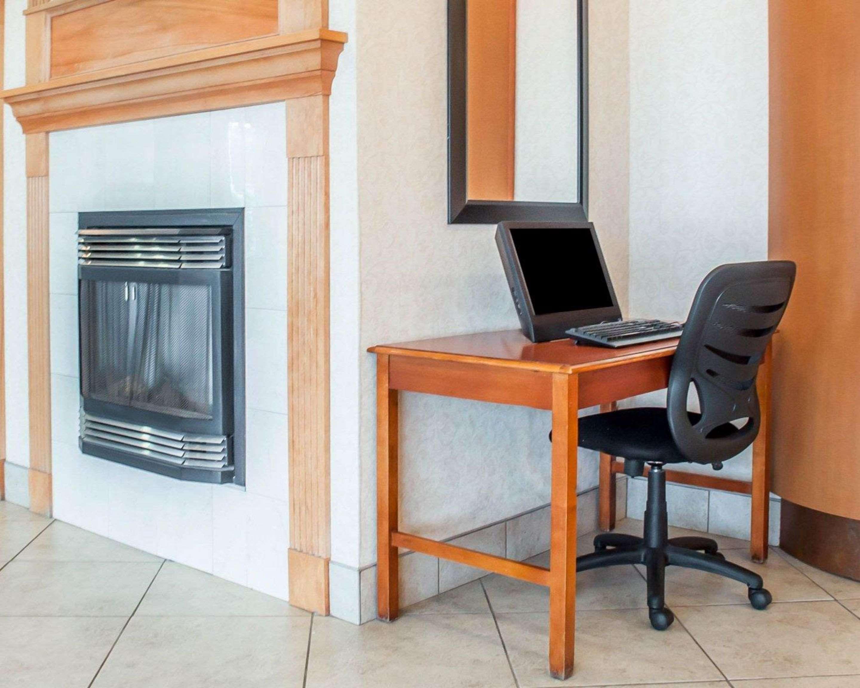 Quality Inn & Suites Vestal Binghamton Near University מראה חיצוני תמונה