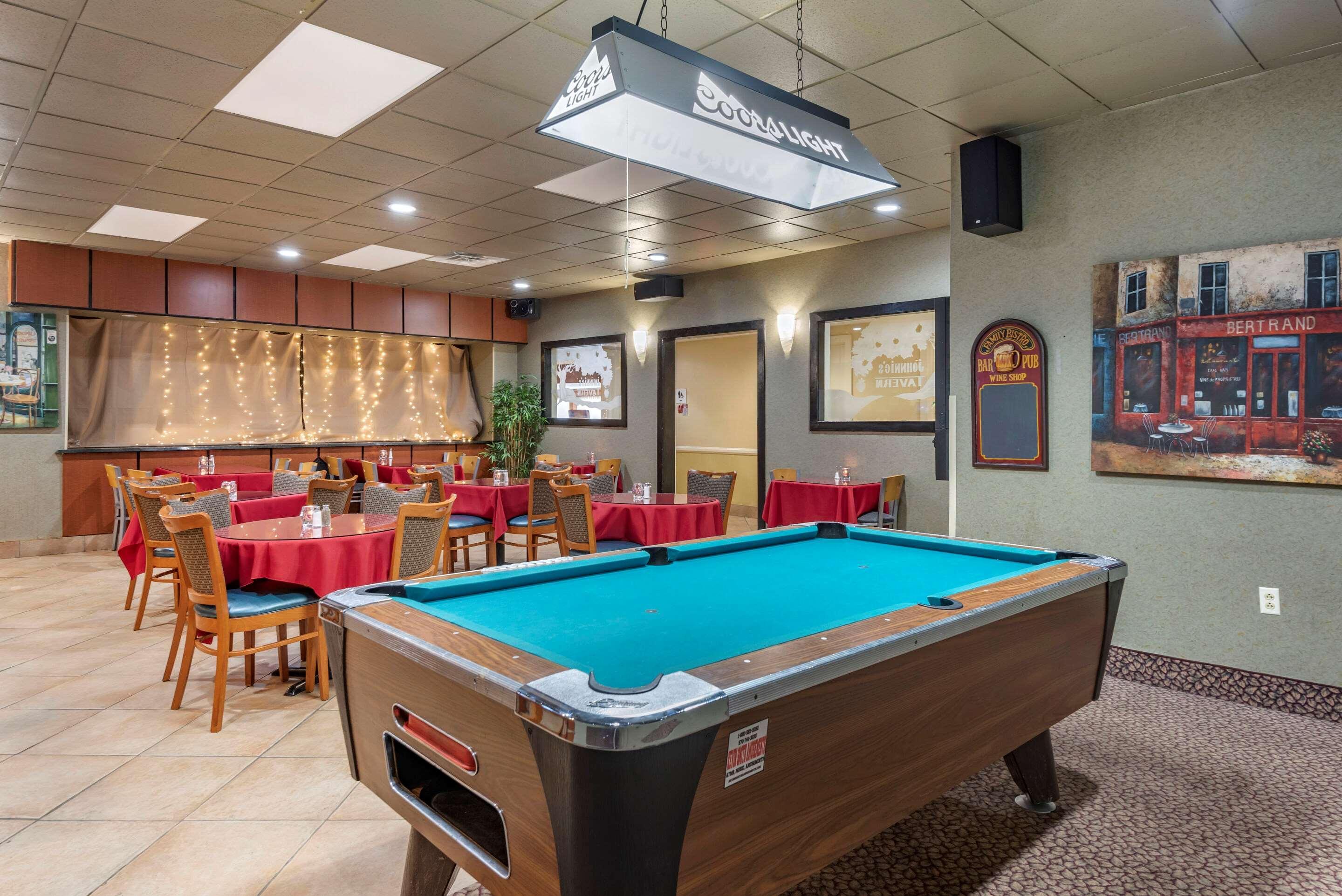 Quality Inn & Suites Vestal Binghamton Near University מראה חיצוני תמונה